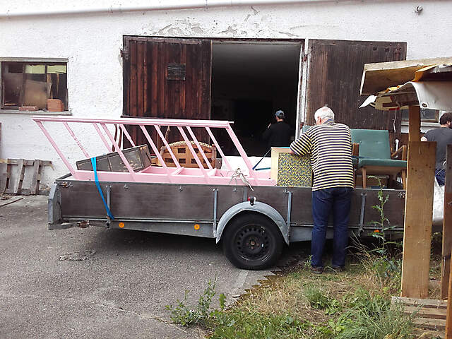 rosa treppe ( funktional und skulptur )